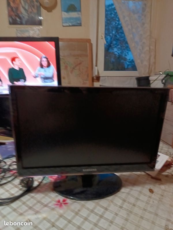 Ecran pc Samsung 54cm prix a debattre (image 1)