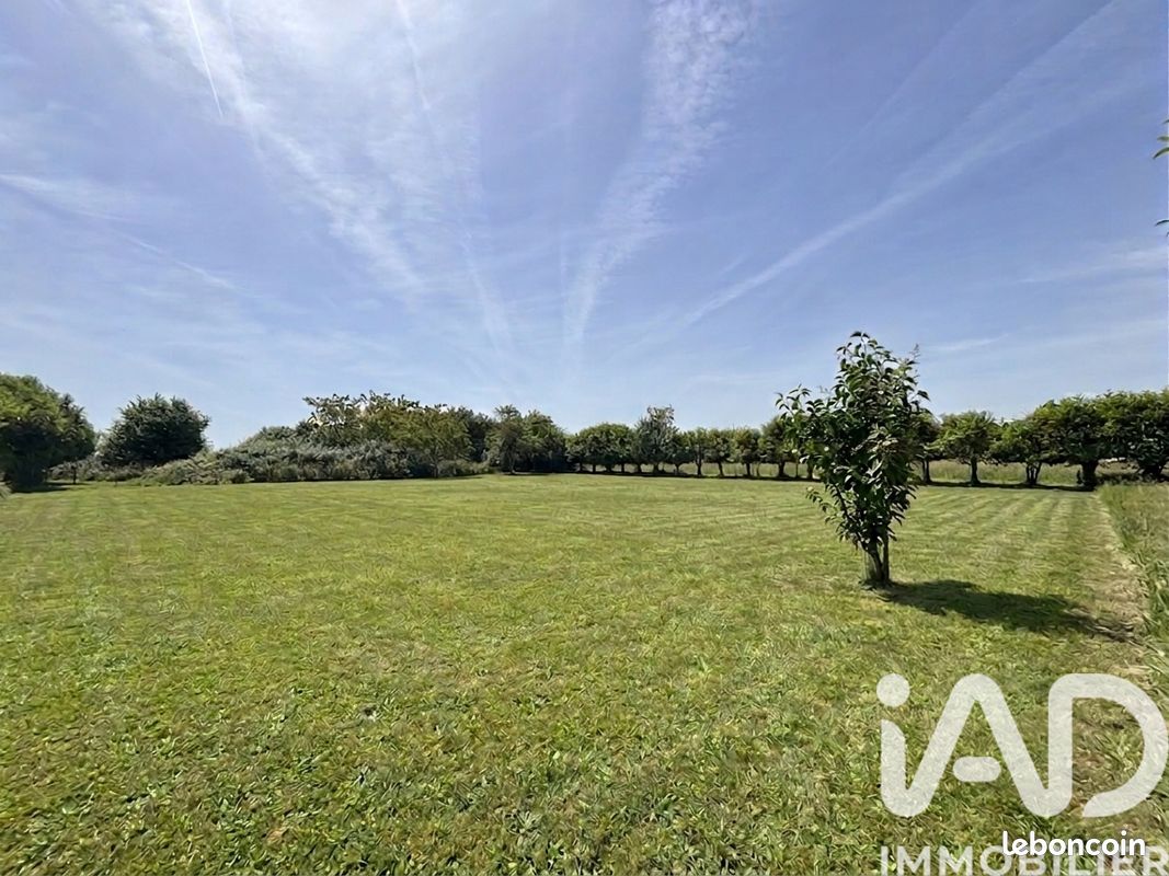Terrain 2281 m² · à Amboise · 2 281 m² · 153 000 €