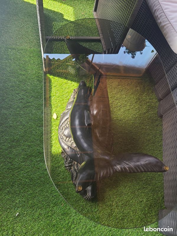 Table de salon pied avec des dauphins (image 2)