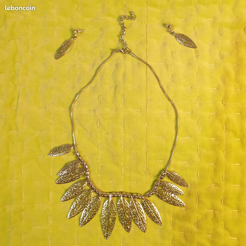 Collier fantaisie (image 1)