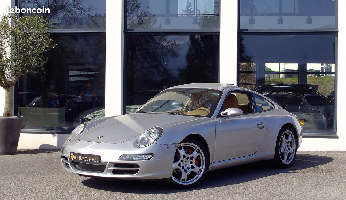 PORSCHE 997 CARRERA S 3.8 355CH / Pack Cuir / échappement Sport / Toit ouvrant électrique / PASM / Sièges chauffants / Jantes 19 Carrera S / Roulement IMS Fiabilisé / Embrayage neuf /magnifique état (image 4)