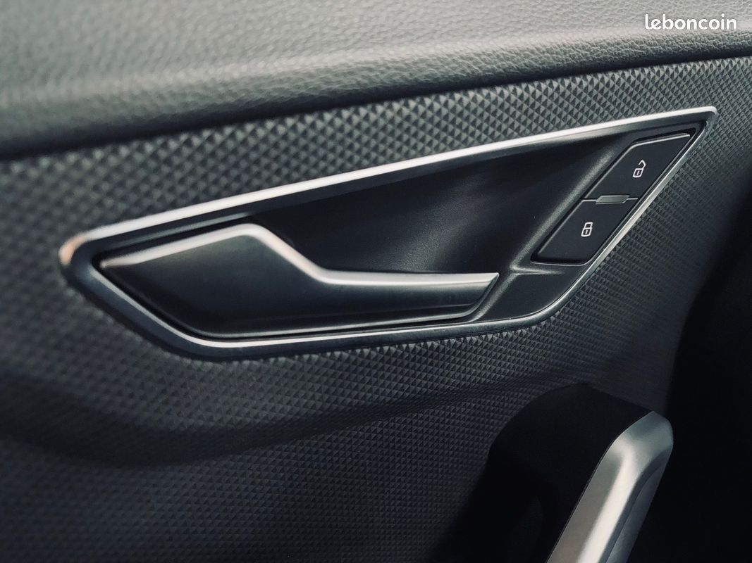 Audi Q2 35 TFSI 1.5L 150CH S LINE + ENTRETIEN CONSTRUCTEUR + TOIT OUVRANT + CARPLAY + CAMERA DE RECUL + GARANTIE 12 MOIS (image 34)