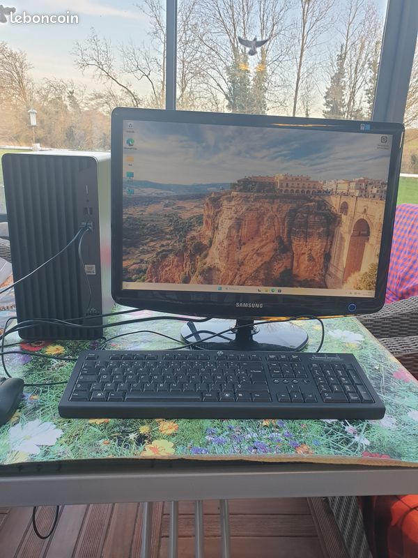 Ordinateur de bureau complet (image 3)