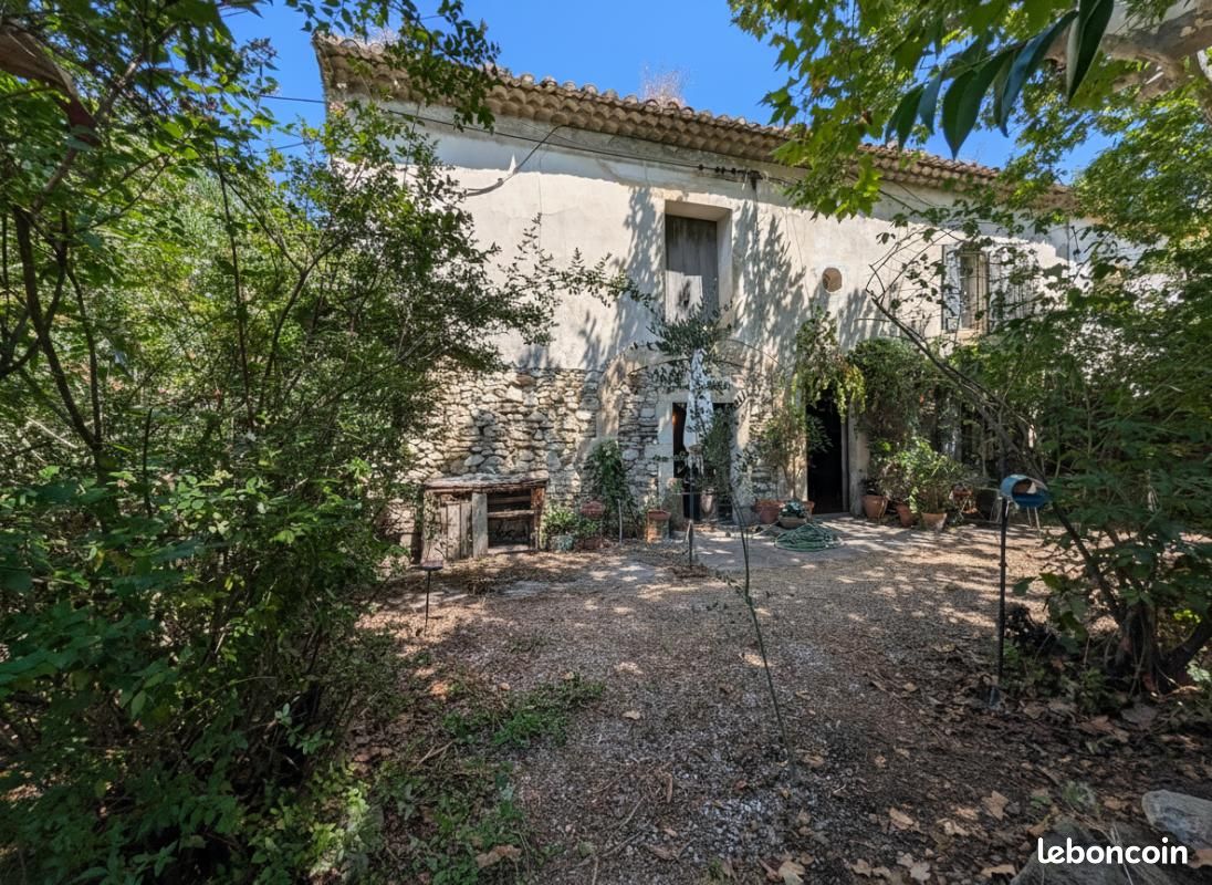 Maison 6 pièces 202 m² · à Châteaurenard · 202 m² · 420 000 €