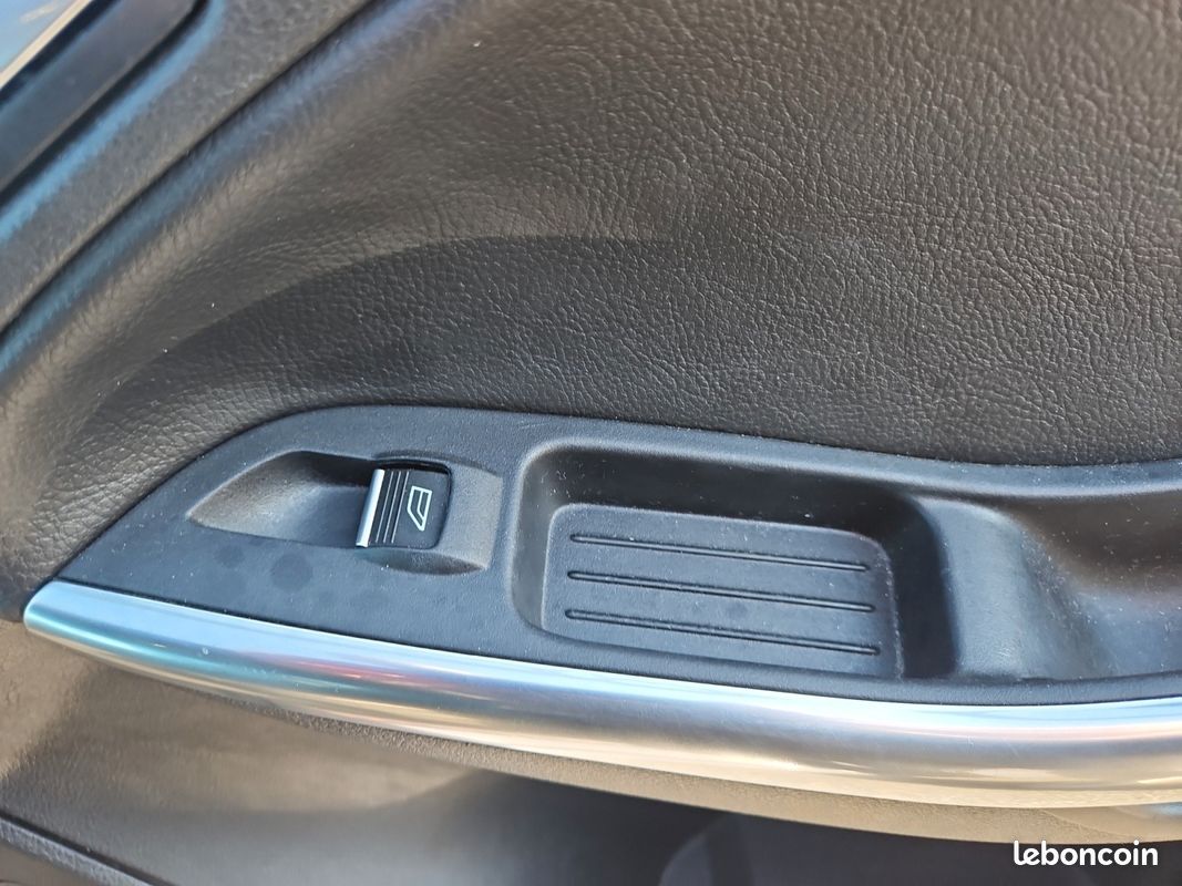 Ford focus 2.0 ecoboost 250 st start-stop flexifuel pack hiver/performance (image 30)