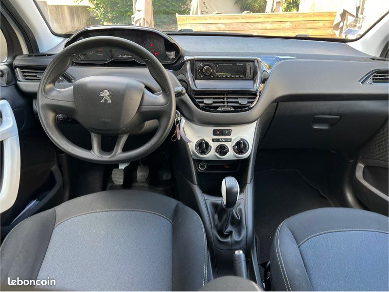 Peugeot 208 1.0 VTi 68 ch Like 1ERE MAIN COURROIE CHANGÉE CLIMATISATION GARANTIE (image 4)