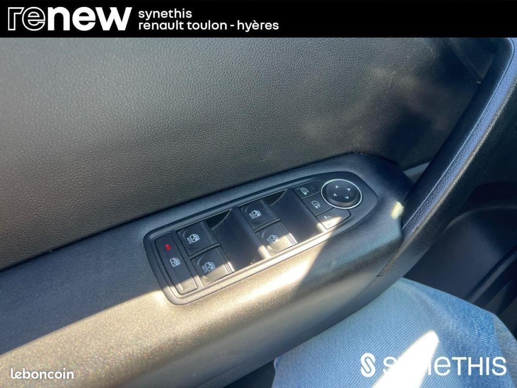 Renault Captur E-Tech 145 - 21 Business (image 12)