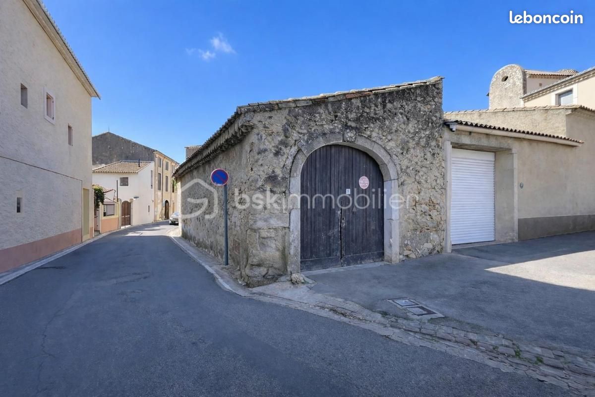 Parking 105 m² · à Puimisson · 105 m² · 55 000 €