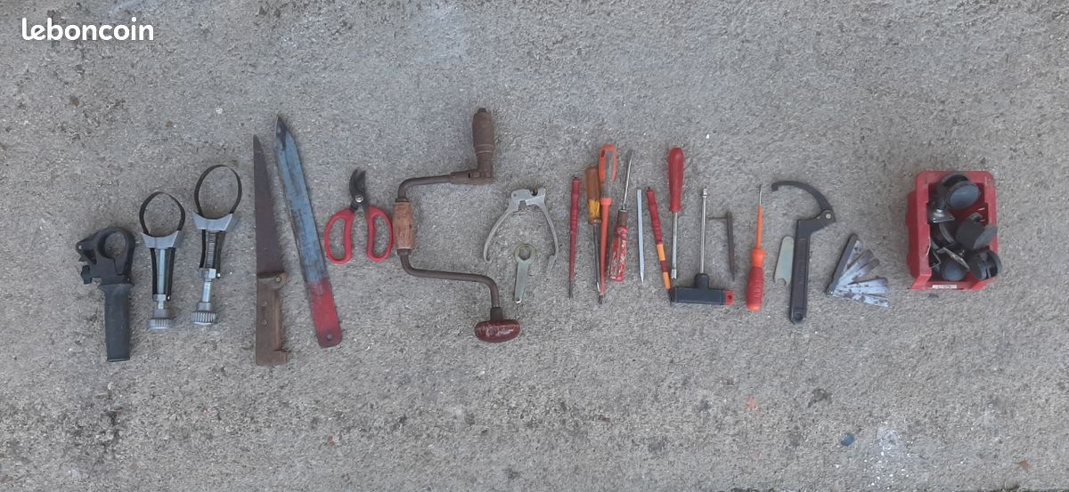 Outils divers (clé ergot, pince plomb) (image 1)