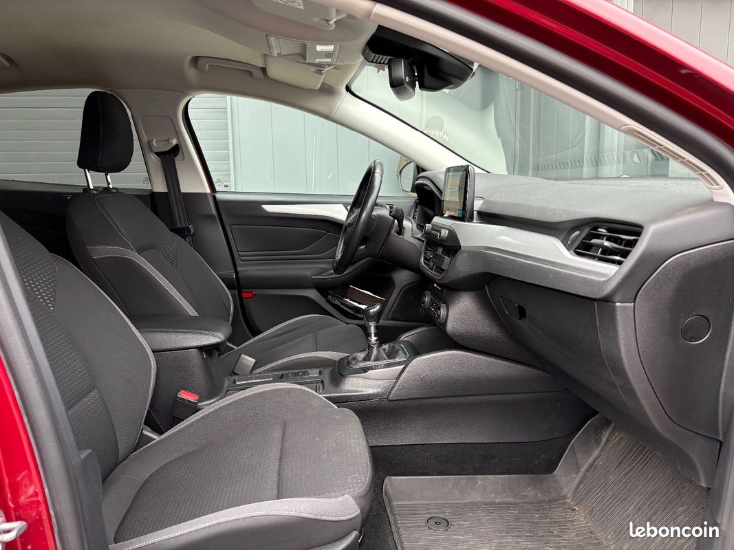 FORD FOCUS 1.0 EcoBoost 100 CH BVM6 Trend Business / CARPLAY / CAMERA / KEYLESS (image 14)
