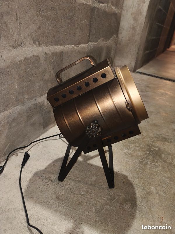 Lot De 3 Projecteurs Anciens / Lampes De Cinéma, Style Industriel Vintage, Pour Pièces (état Non Fonctionnel)