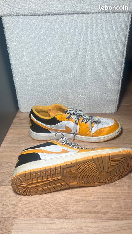Air Jordan 1 Low Taxi White (image 1)