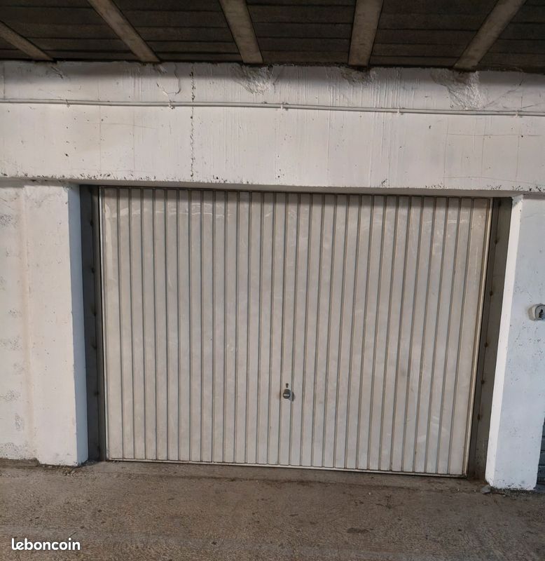 Vend box ferme · à Marseille · 28 000 €