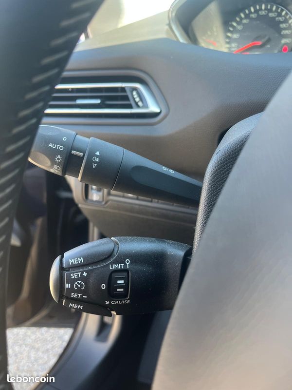 Peugeot 308 ii (2) 1.2 puretech 130 s&s active pack (image 8)