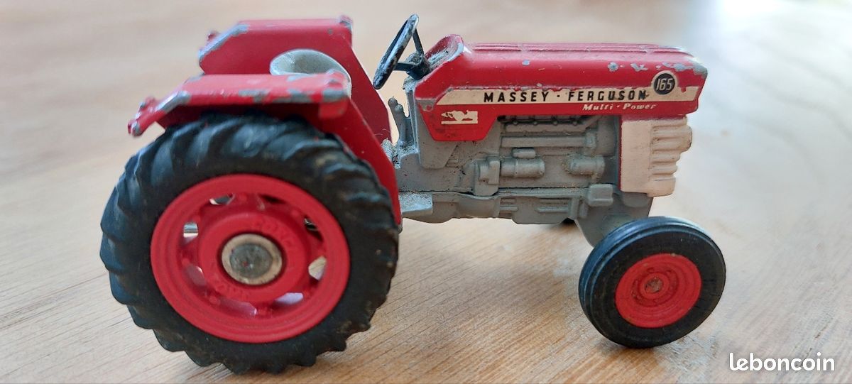 Tracteur Massey-Ferguson 65. Tractor. Corgi Toys ref 50. AAA