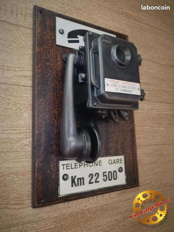 Ancien Téléphone de Gare SNCF converti en Boite à Clefs / Clés dans un Esprit Industriel... Design & Created by Fingercut Modèle Unique Disponible à La Vente 320 euros (Envoi Possible) (image 11)