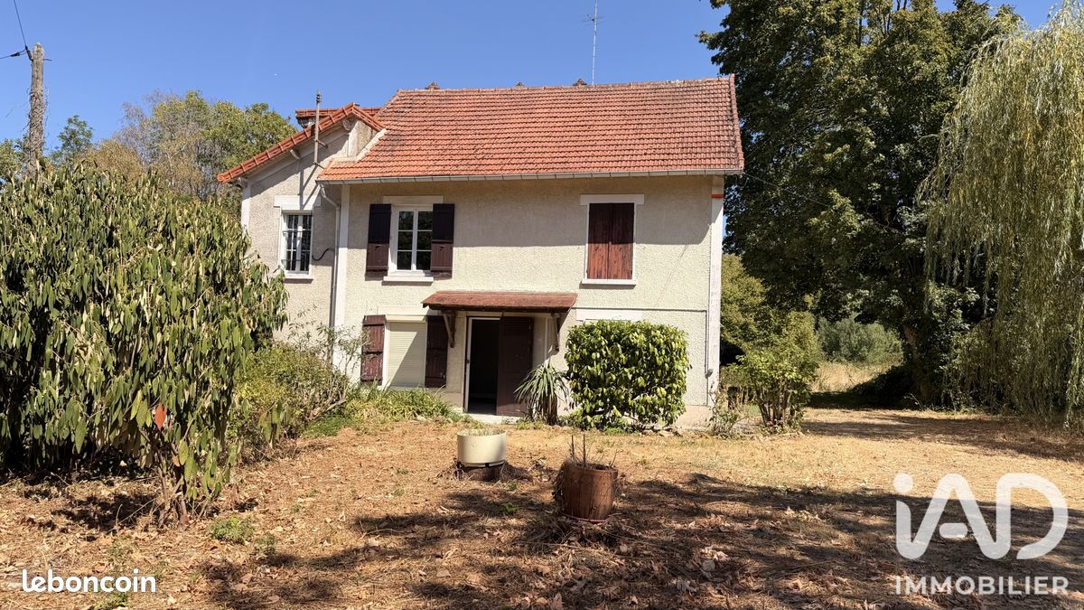 Maison 7 pièces 249 m² · à Villeneuve-Saint-Denis · 249 m² · 410 000 €