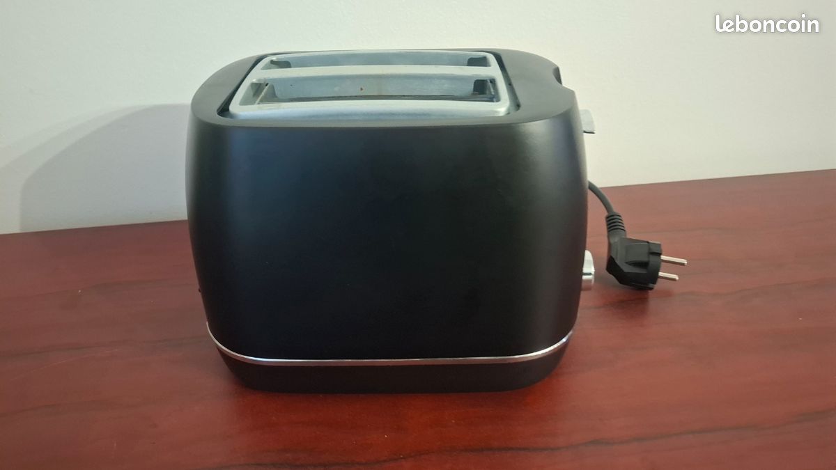 Grille-pain Clatronic 2 Fentes 1400W Noir – Compact Et Efficace Pour Des Toast Bien Dorés !