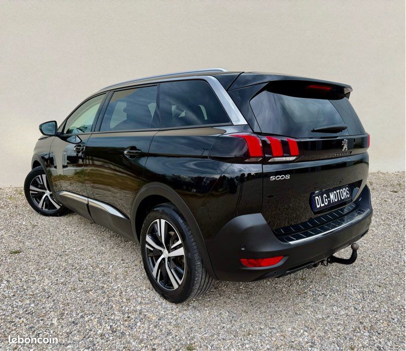 Peugeot 5008 II 1.5 BLUE HDI 131CH EAT8 Allure -CarPlay/Attelage/Caméra 360/7 Places/Garantie 12M - Suivi complet (image 3)