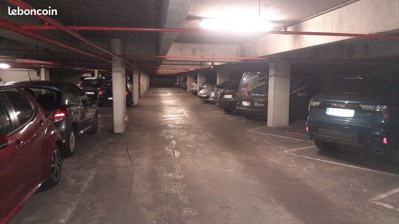 Vends lot 19 places de parking Paris 75019 · 179 000 €