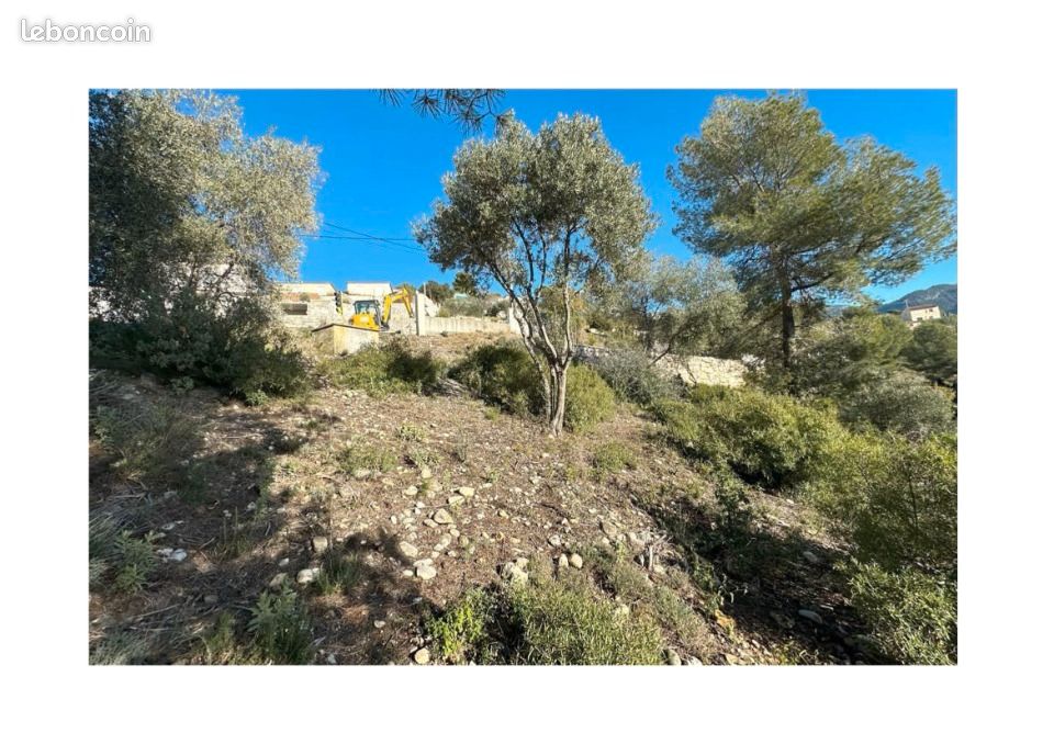 Terrain 600 m² Saint Martin Du Var · à Saint-Martin-du-Var · 180 000 €