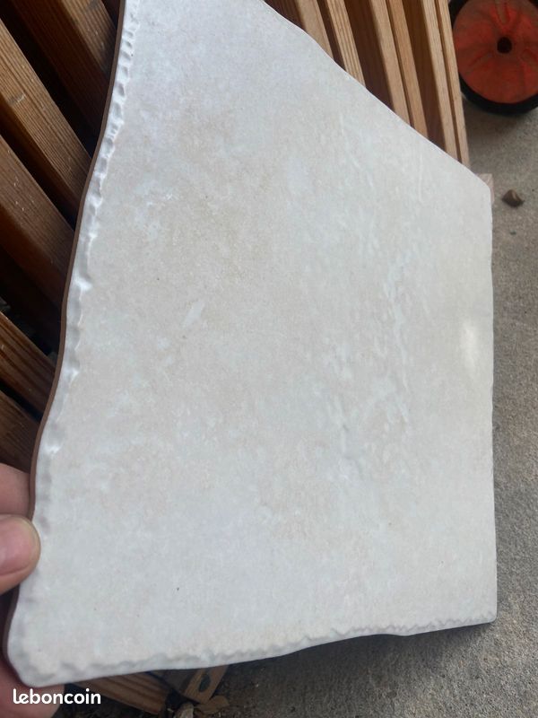Carrelage grès émaillé beige (image 2)