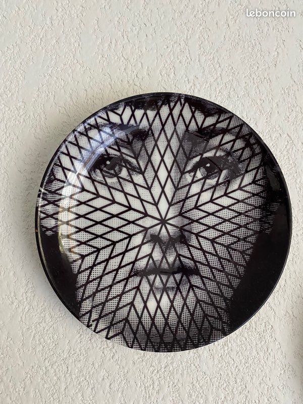 3 Assiette décorative du style Fornasetti (image 3)