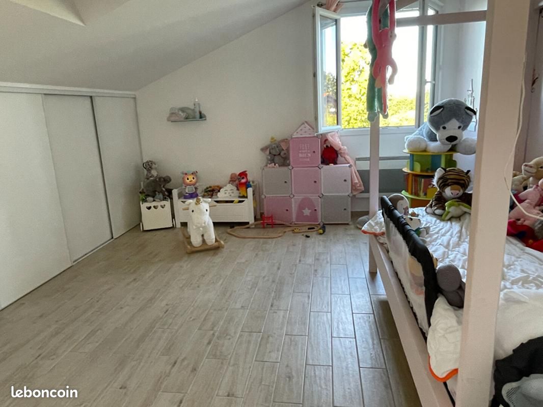 Maison 9 pièces 167 m² - Urcuit 64990 (image principale 12)