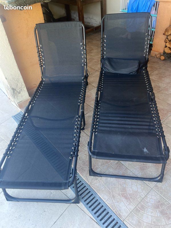Chaises longues (image 1)