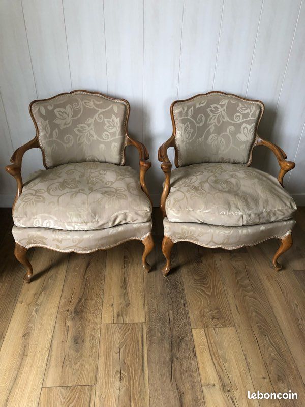 2 fauteuils crapauds Louis XV (image 1)