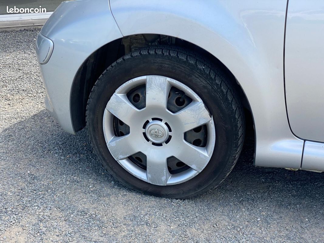Toyota aygo 1.0 VVTI 68ch / Climatisation / Direction assistée / Compacte et confort (image 19)