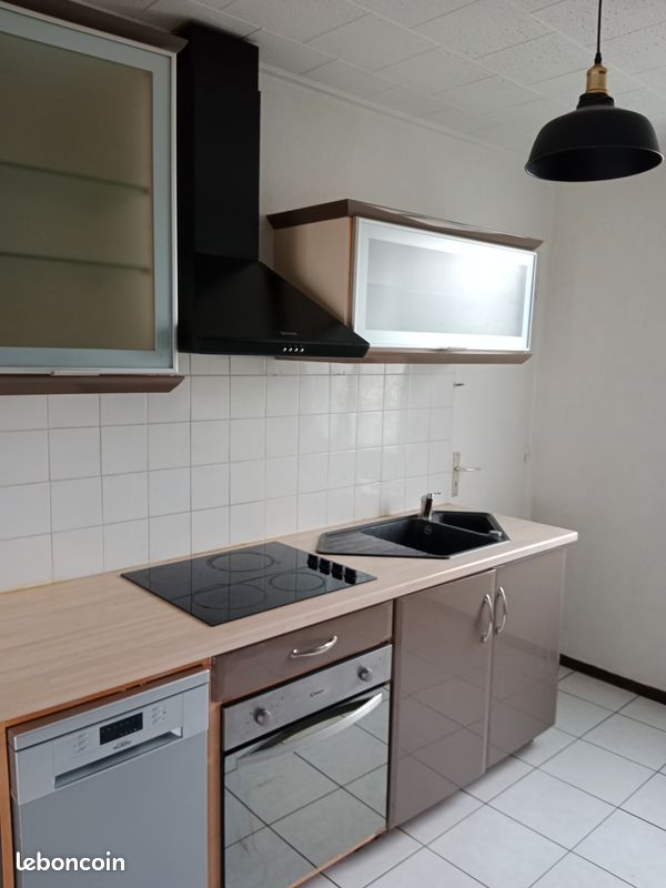 Appartement 3 pièces 75 m² · à Vénissieux · 75 m² · 1 100 €