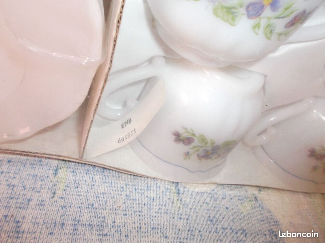 Set 6 Tasses à Thé Et Soucoupes Arcopal Verre Opalin Vintage Motif Fleuri