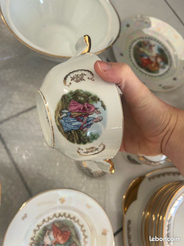 Service porcelaine française motif fragonard (image 10)