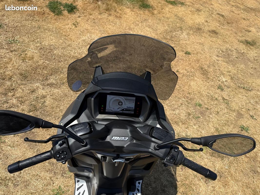 Piaggio MP3 530 HPE (image 3)