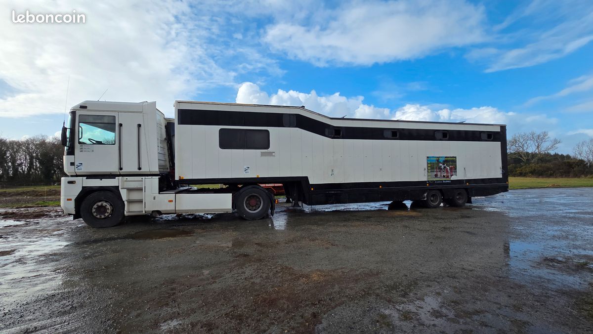 Poids Semie Renault Magnum 12 places chevaux - Poids lourds