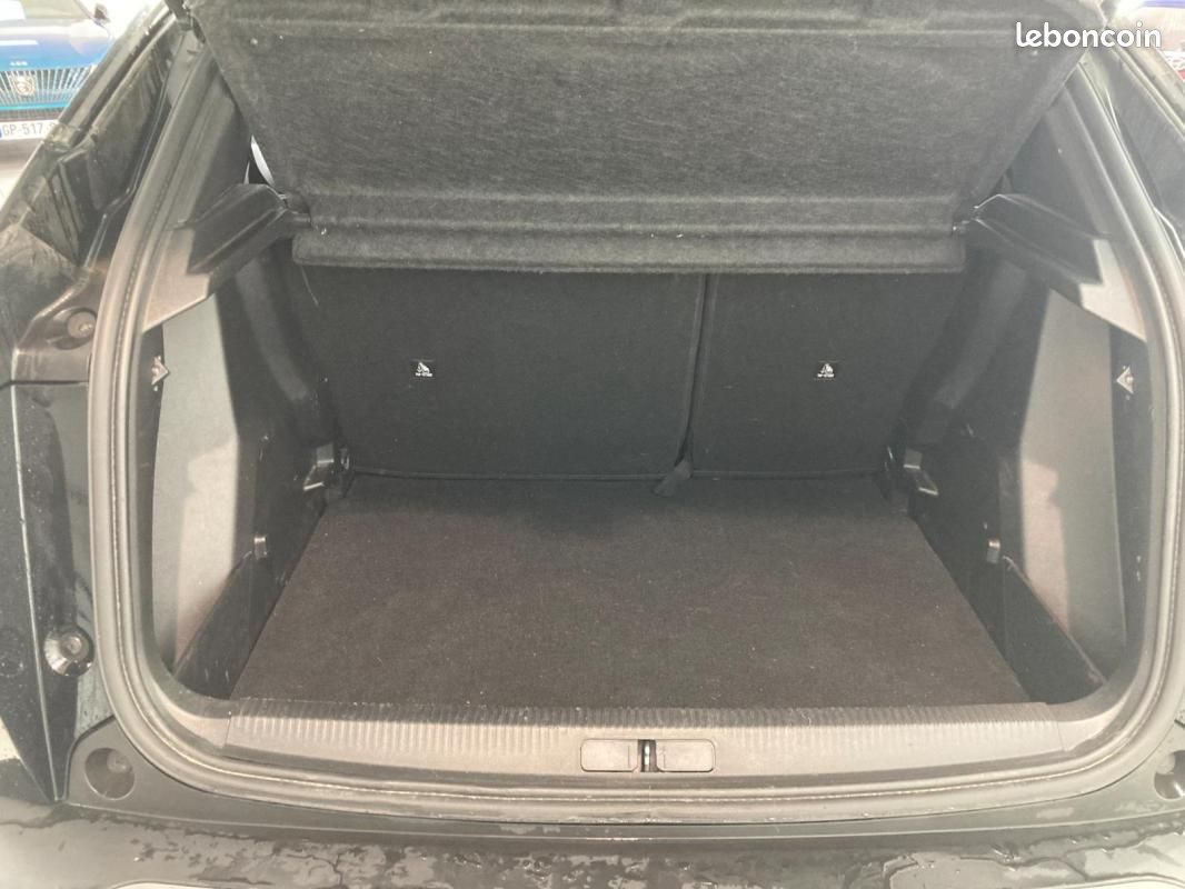Peugeot 2008 HYBRID 136 E-DCS6 ALLURE (image 10)
