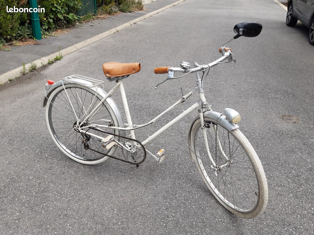 Véritable vélo "Vintage " MOTOBECANE années 1953 (image 2)