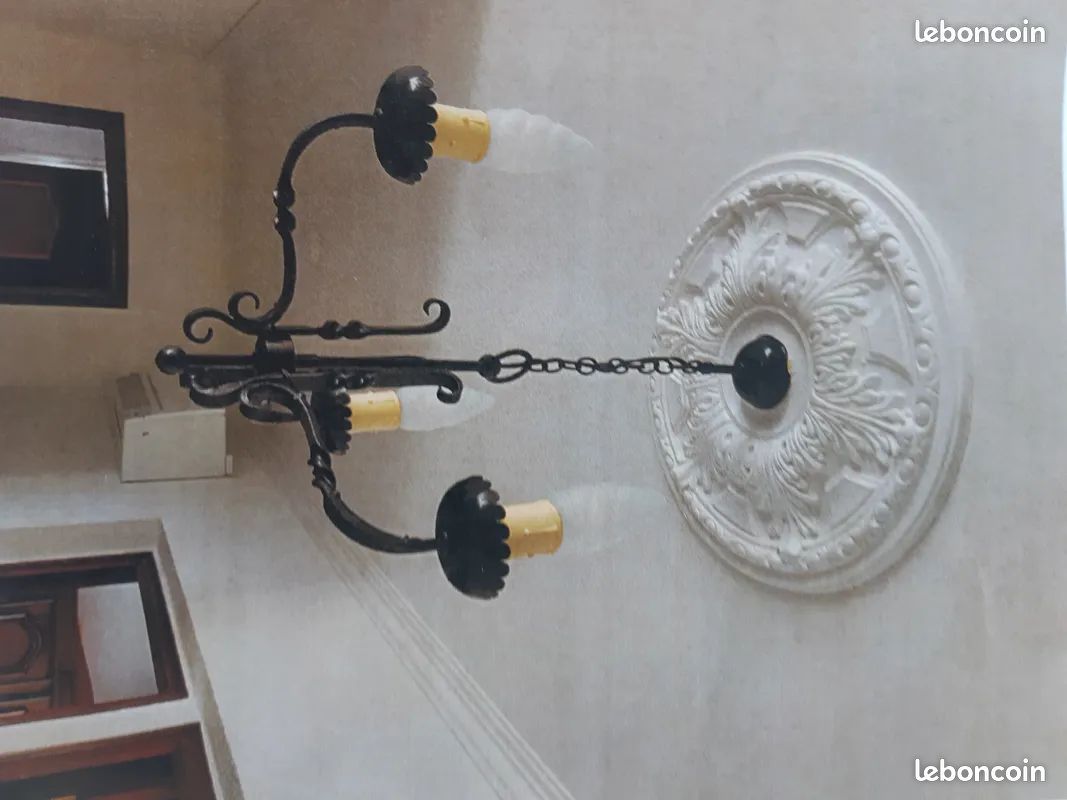 Lustre suspension 3 branches en fer forge (image 1)