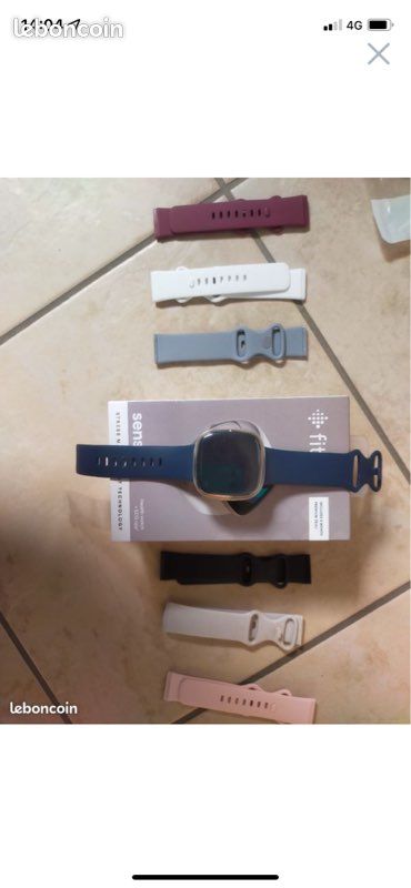 Montre connectée Fitbit Sense (image 1)