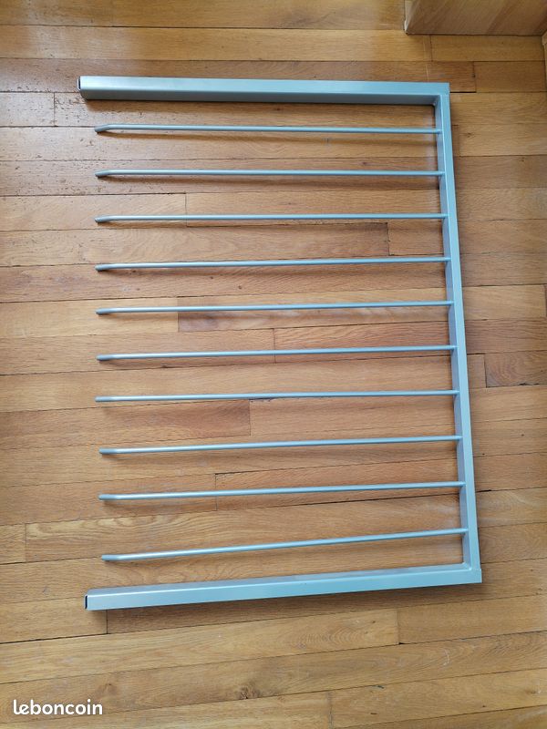 Porte-pantalon Ikea – 72 x 54 cm (image 1)