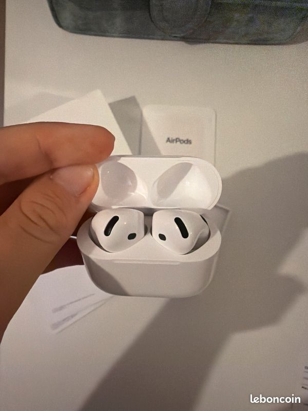 AirPods 4 (image 4)