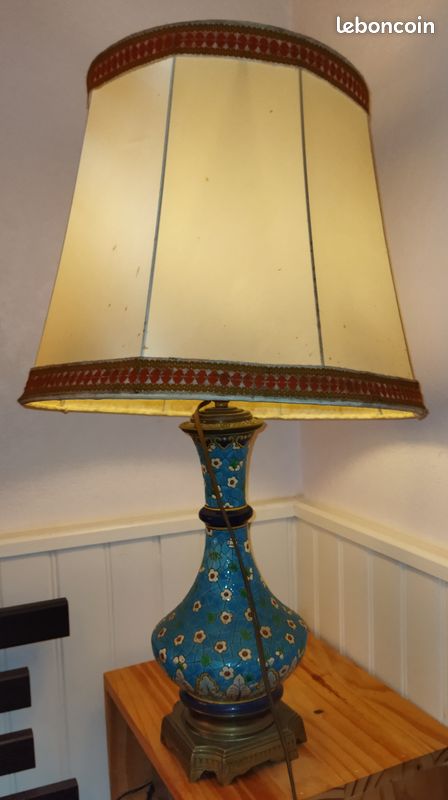 Lampe en émaux bleue fleurs (image 1)