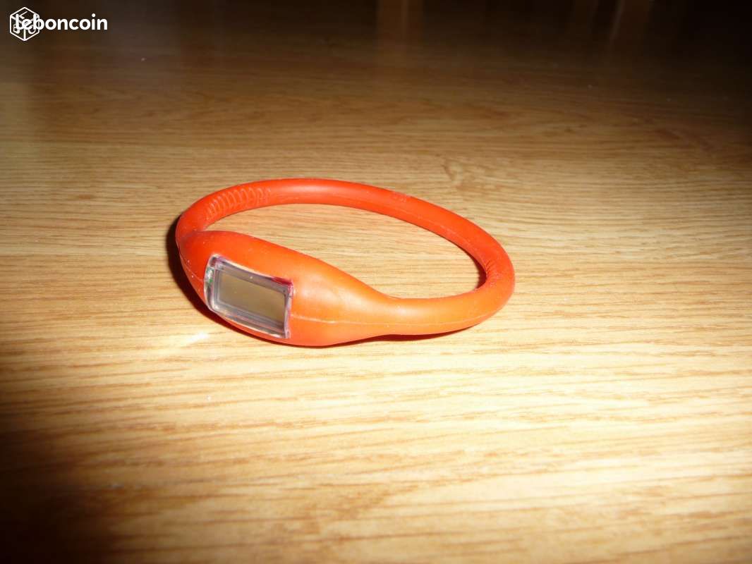 Montre sport très fine rouge - TRES BON ETAT (image 3)