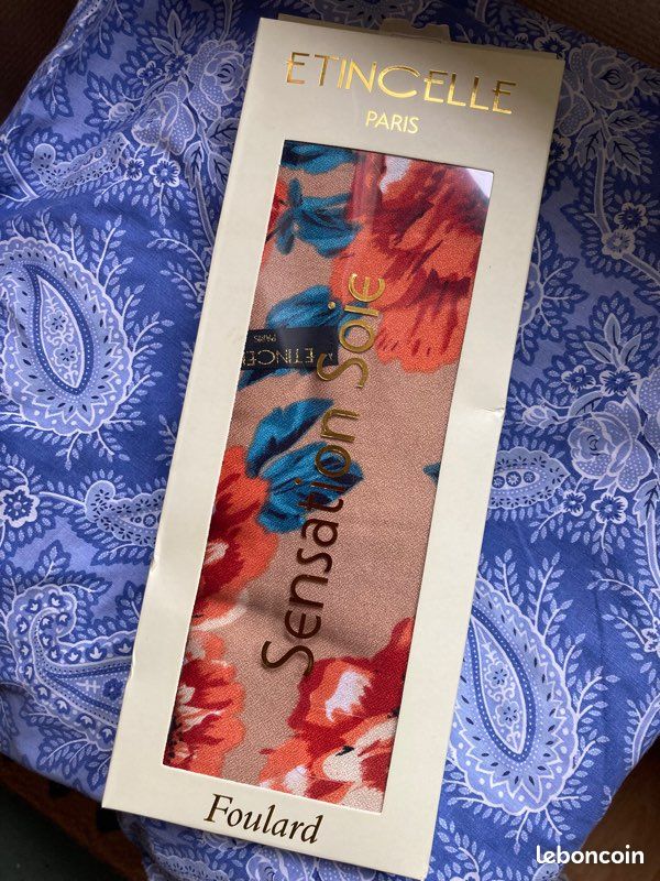 Foulard (image 1)