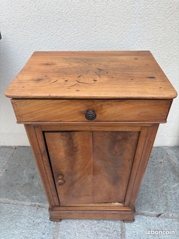 Table de chevet ancienne (image 2)