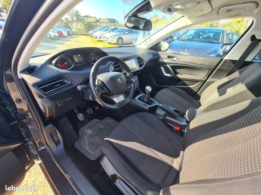 PEUGEOT 308 BlueHDi 100ch SS BVM6 Allure (image 13)