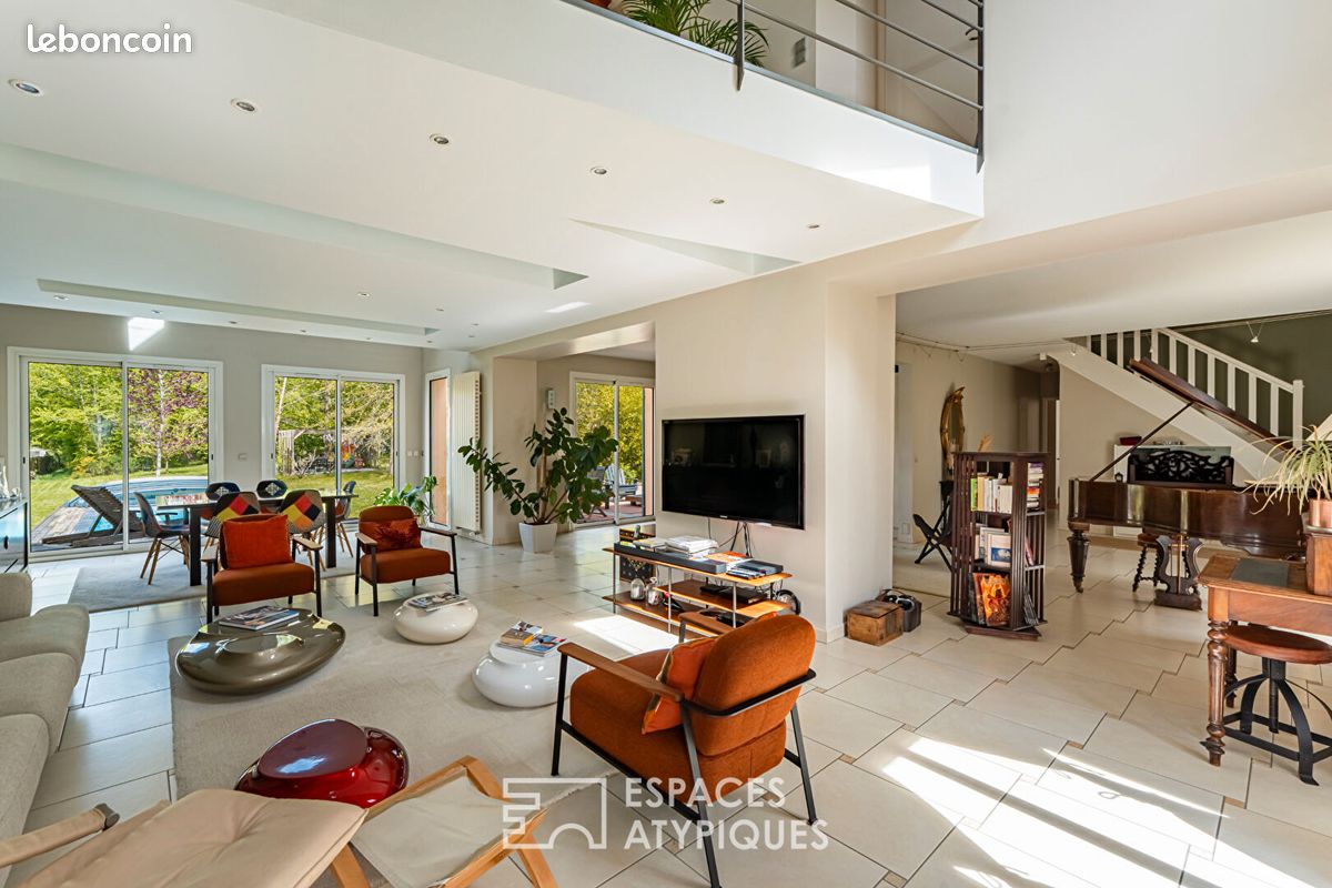 Maison 8 pièces 233 m² · à Bullion · 233 m² · 850 000 €