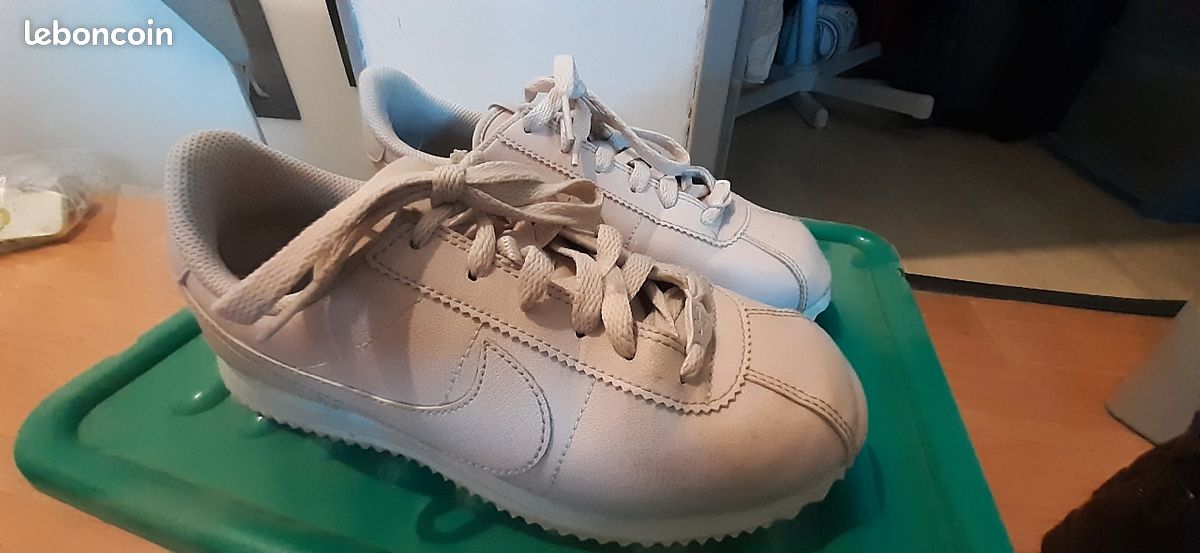 Moune : TENNIS NIKE en 37,5 (image 1)