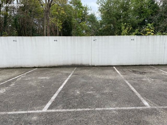 Parking/box Bordeaux · 100 €